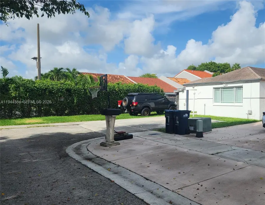 8254 SW 147th Pl, Miami, FL 33193 - Image #2