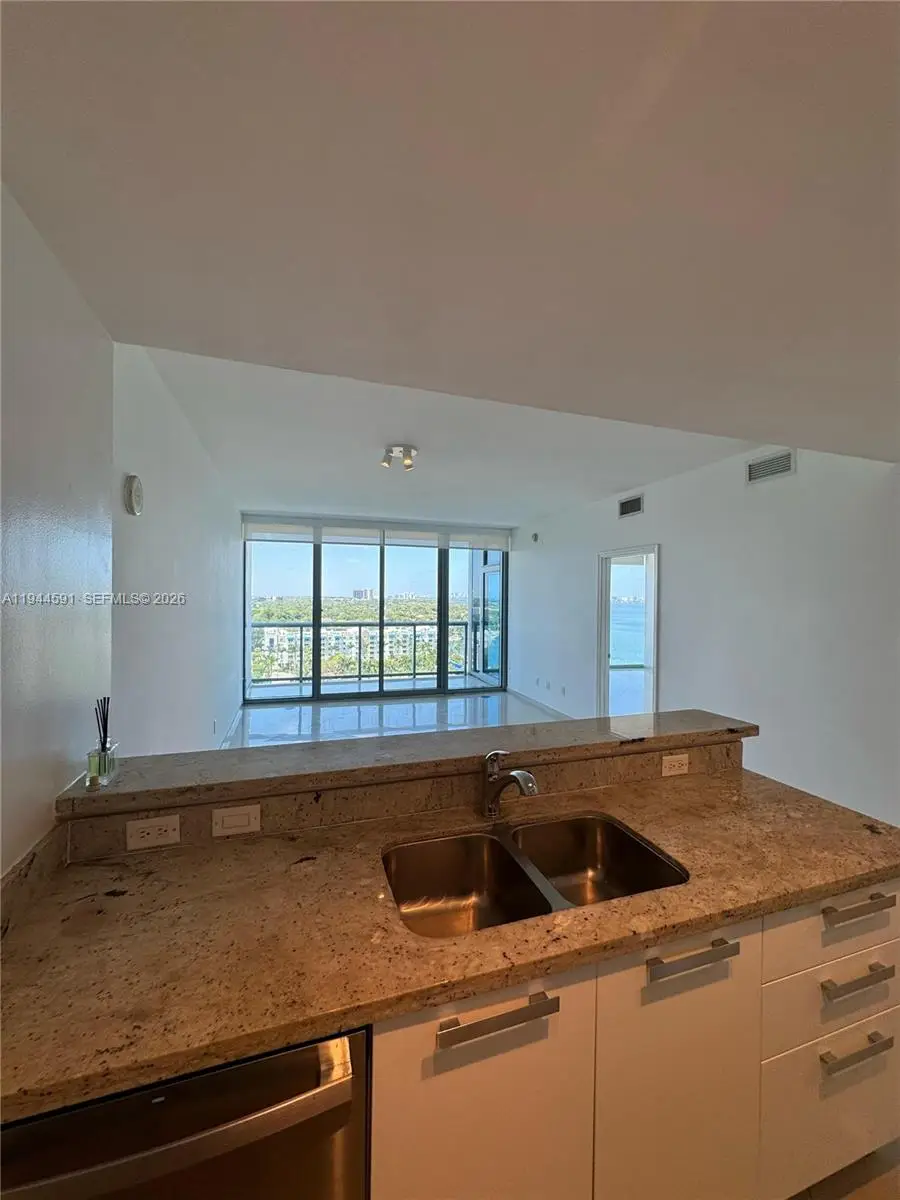 601 NE 36th St #1205, Miami, FL 33137 - Image #3