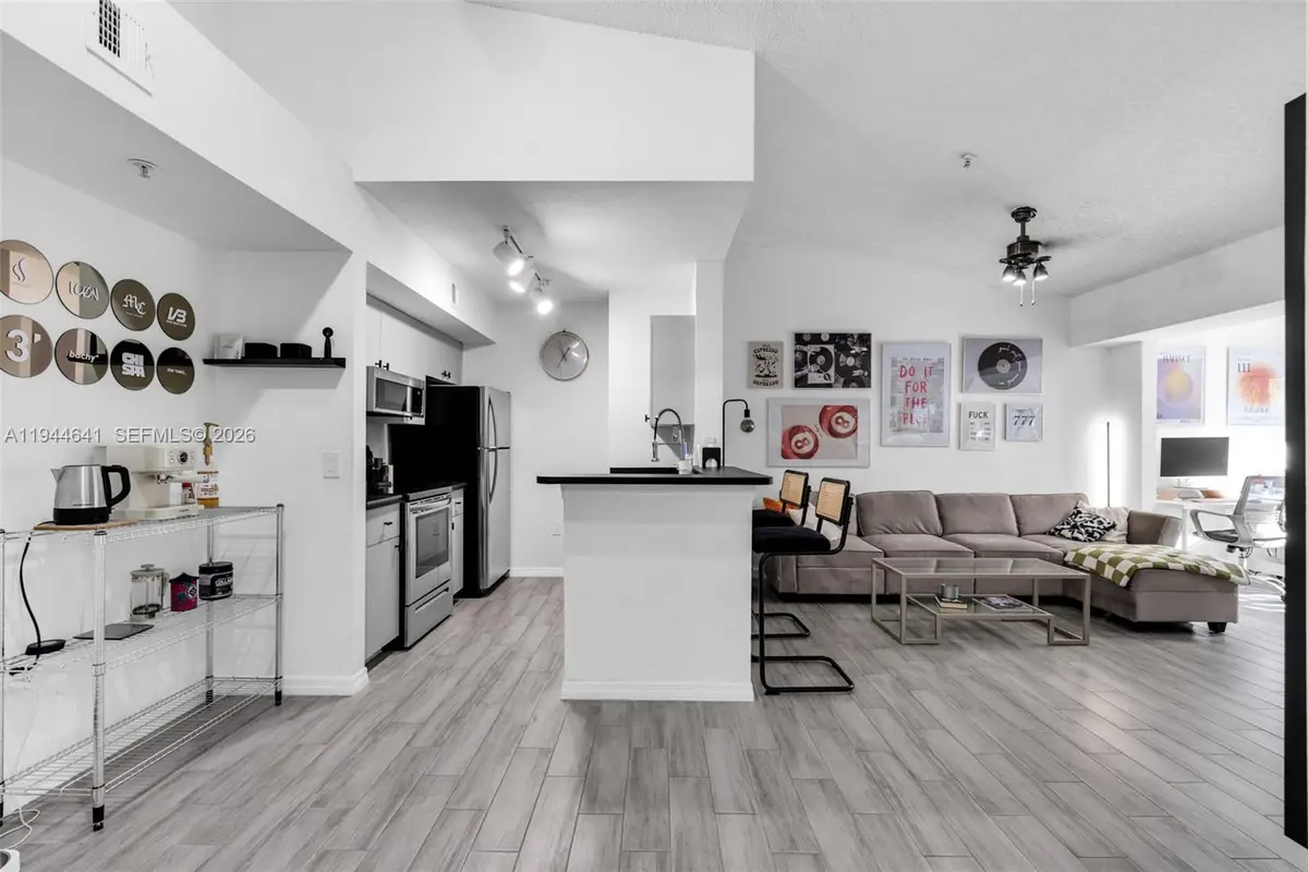 2457 Centergate Dr #306, Miramar, FL 33025 - Image #1