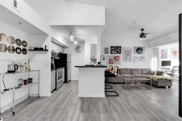 2457 Centergate Dr #306, Miramar, FL 33025