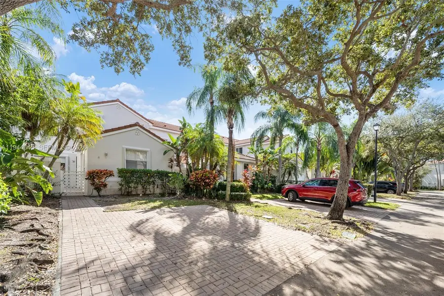 1551 Seagrape Way, Hollywood, FL 33019 - Image #3