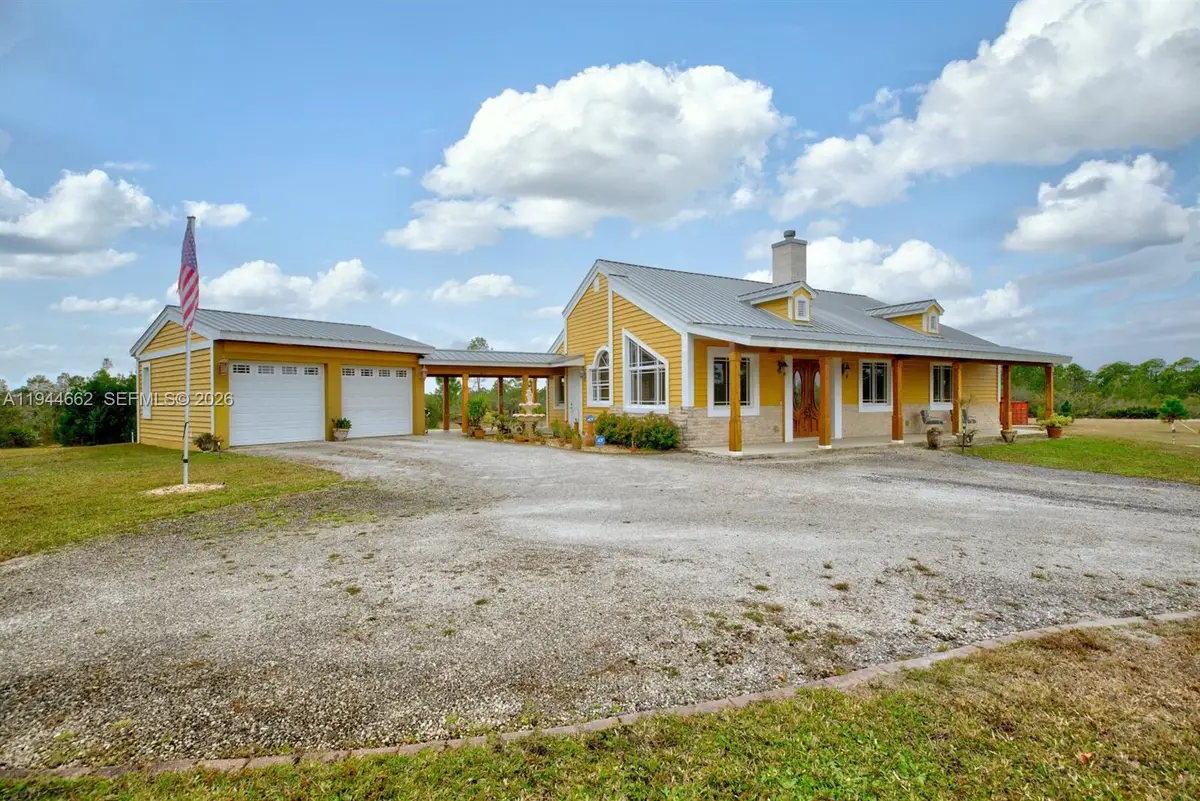 194 Leisure Ln, Venus, FL 33960 - Image #1