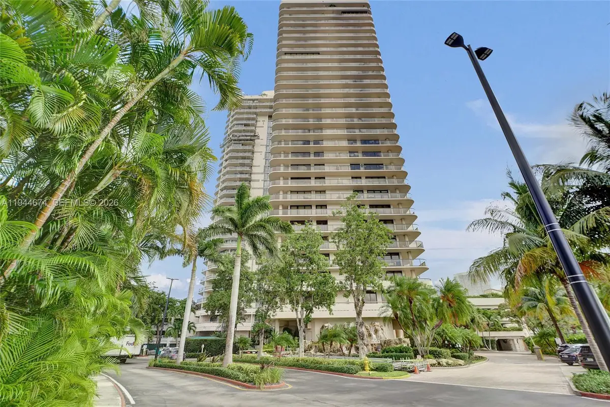 19667 Turnberry Way #12F, Aventura, FL 33180 - Image #1