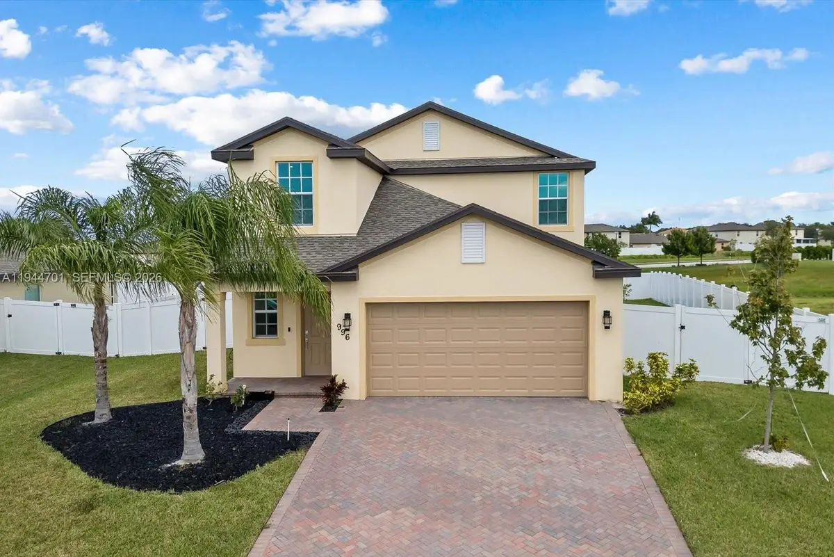 996 Bent Creek Dr, Fort Pierce, FL 34947 - Image #1