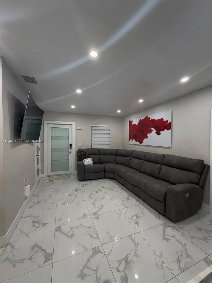 601 NW 187th St, Miami Gardens, FL 33169 - Image #2