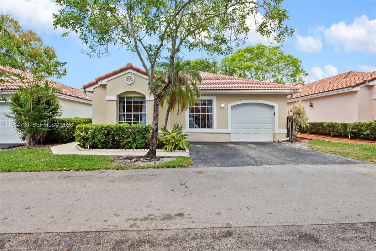 955 Azure Ln, Weston, FL 33326 - Image #1