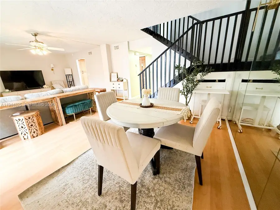 450 Commodore Dr #306, Plantation, FL 33325 - Image #3