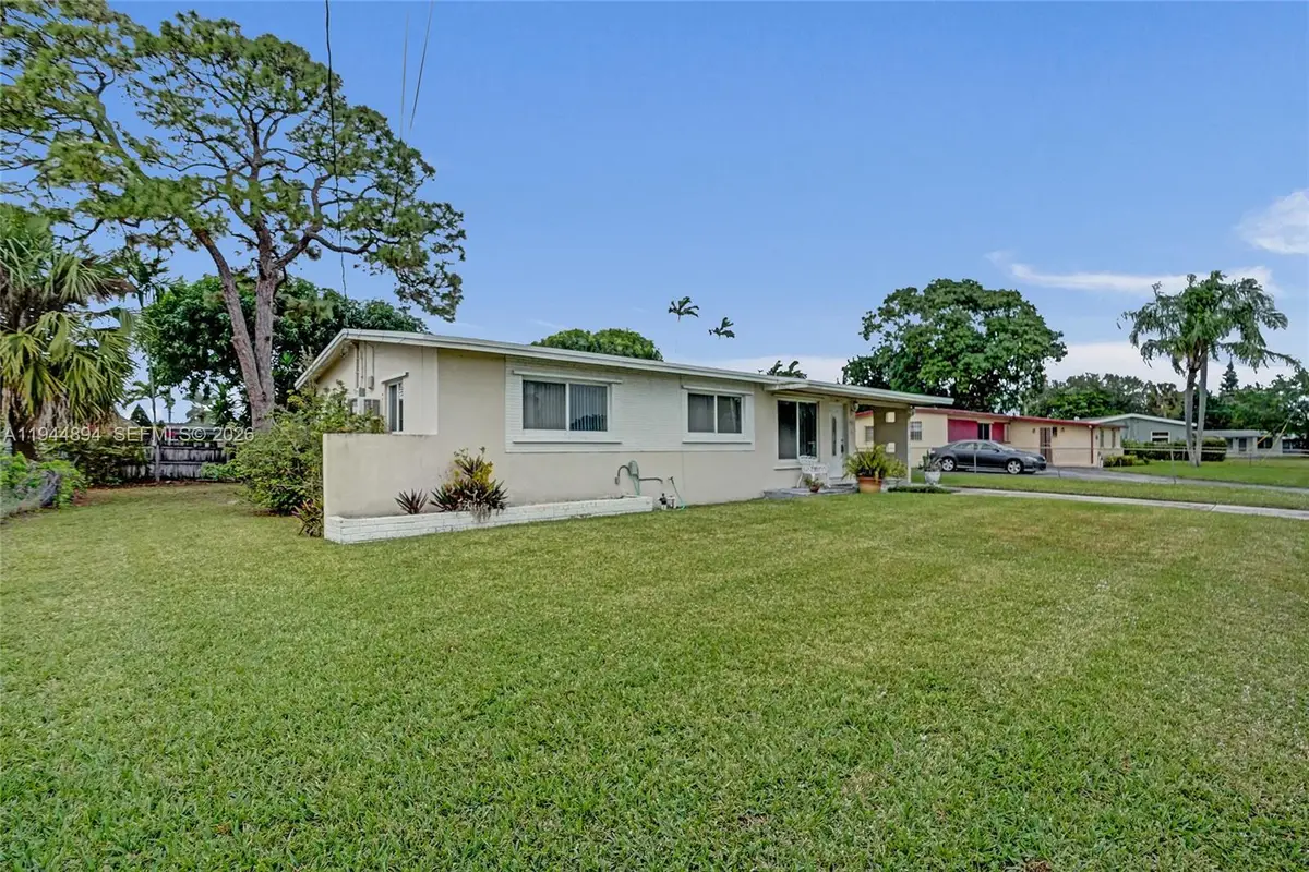 441 NW 33rd Ter, Lauderhill, FL 33311 - Image #1