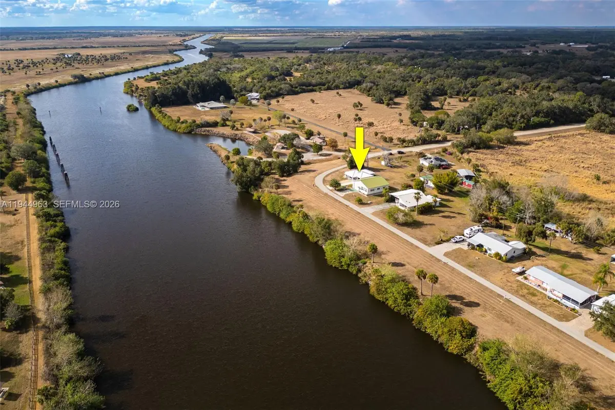 1053 SW Lock Ln, Moore Haven, FL 33471 - #1