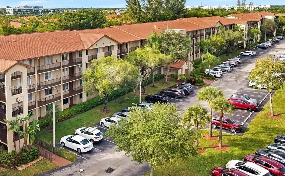 900 SW 142nd Ave #305L, Pembroke Pines, FL 33027 - Image #1