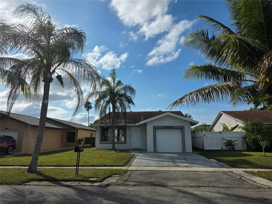 5307 NW 93rd Ave, Sunrise, FL 33351 - Image #2
