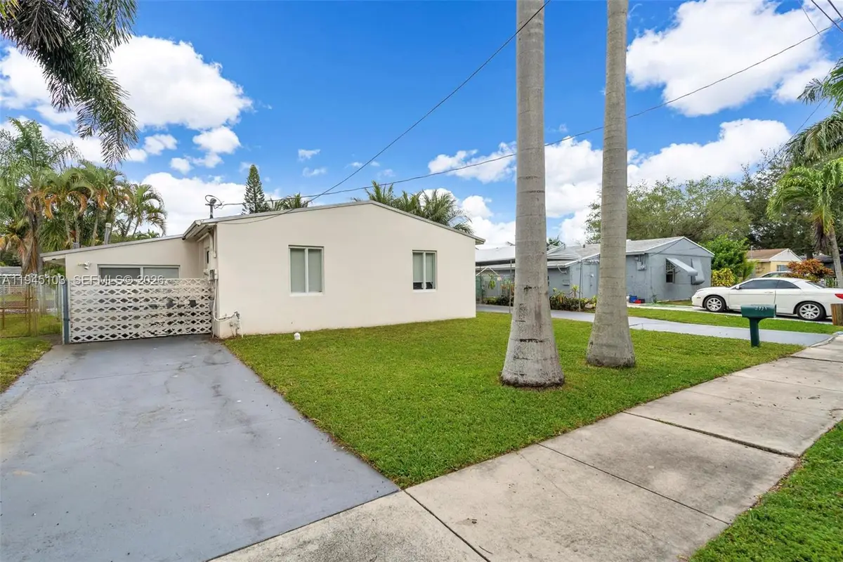 2721 Harding St, Hollywood, FL 33020 - Image #1