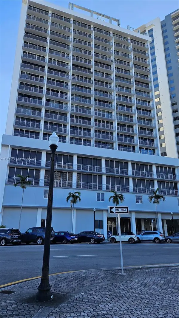 1720 Harrison St #15A, Hollywood, FL 33020