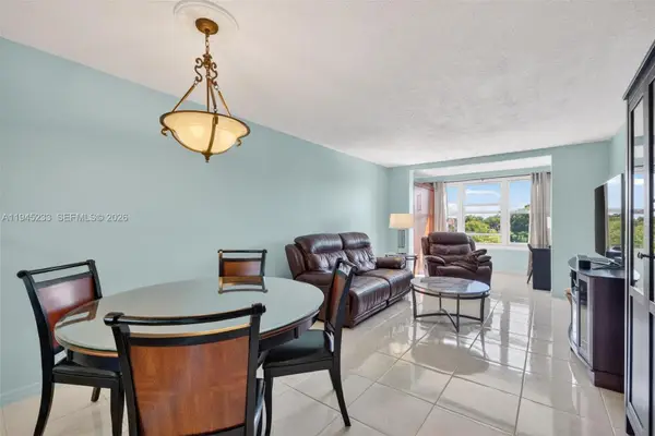 2801 Somerset Dr #408, Lauderdale Lakes, FL 33311