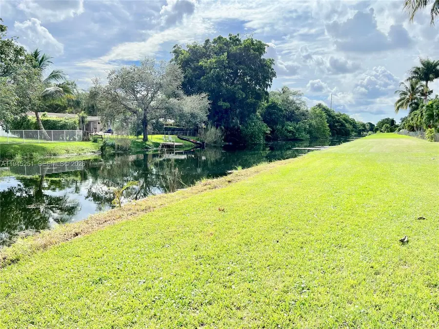 7470 NW 10th Ct, Plantation, FL 33313 - Image #2