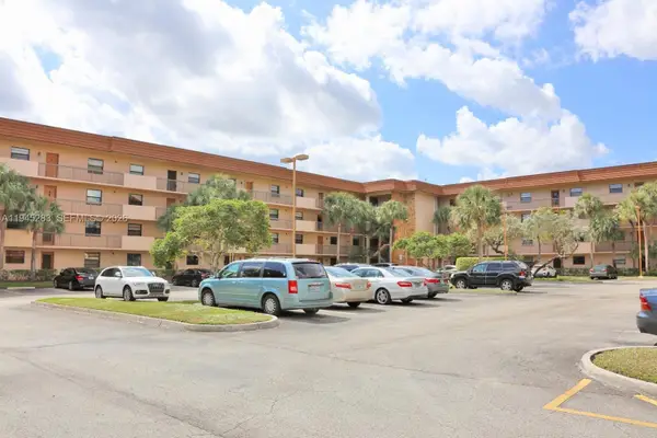 4940 E Sabal Palm Blvd #203, Tamarac, FL 33321