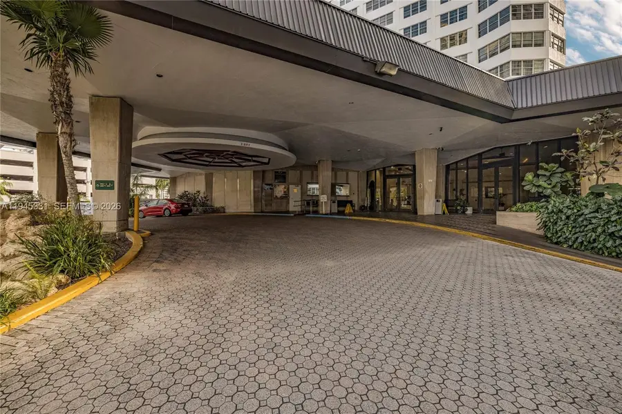 801 Brickell Bay Dr #1262, Miami, FL 33131 - Image #3