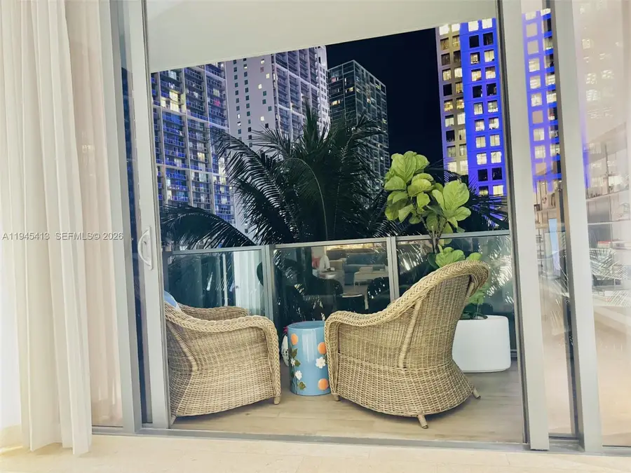 68 SE 6th St #903, Miami, FL 33131 - Image #2