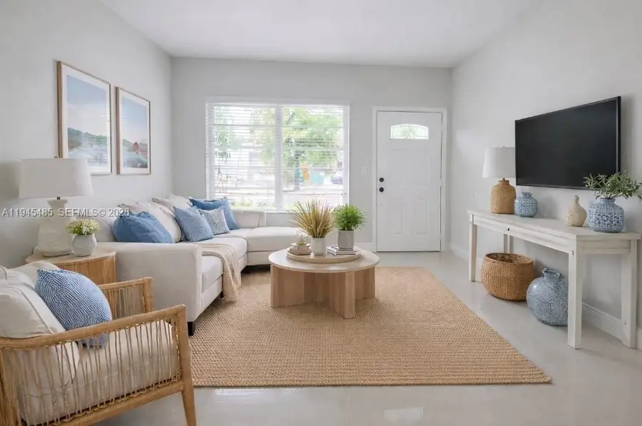 75 SW 32nd Ct Rd, Miami, FL 33135 - Image #2