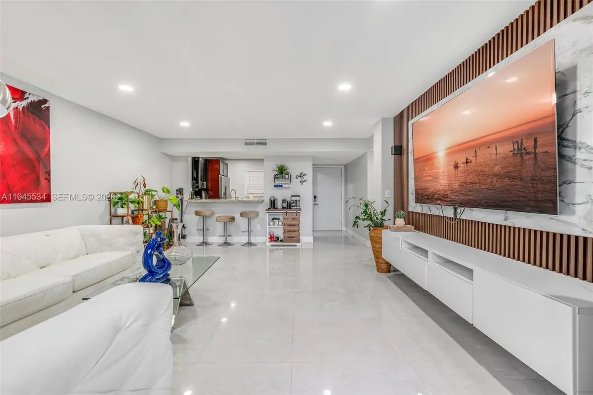 8635 NW 8th St #413, Miami, FL 33126 - Image #1