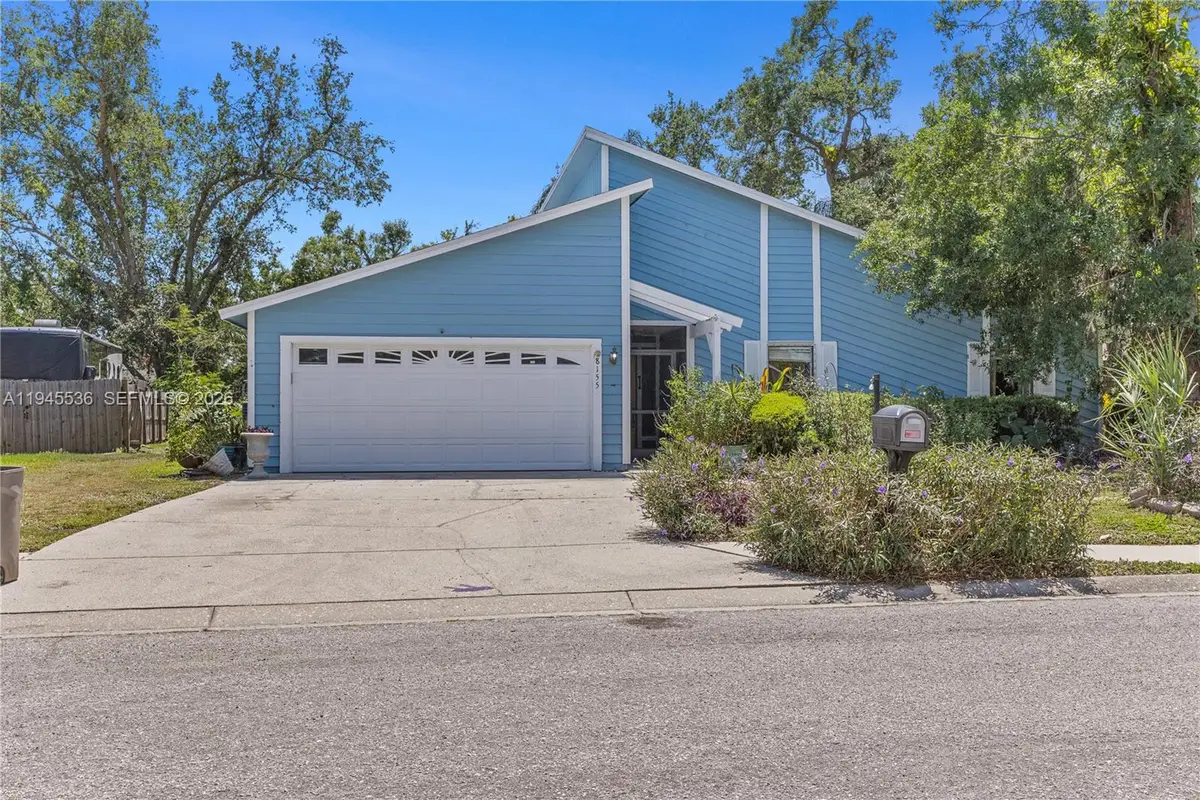 8155 Glenbrooke Ct, Sarasota, FL 34243 - Image #1