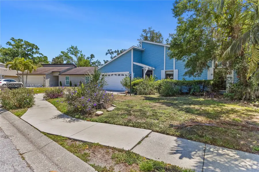 8155 Glenbrooke Ct, Sarasota, FL 34243 - Image #2