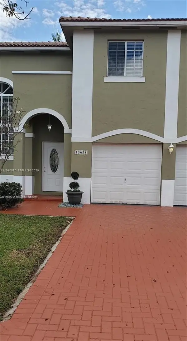 13658 SW 142nd Ter, Miami, FL 33186