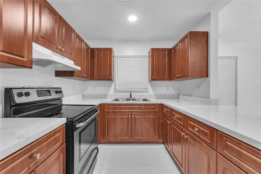 1541 NW 1st Ct, Miami, FL 33136 - Image #3