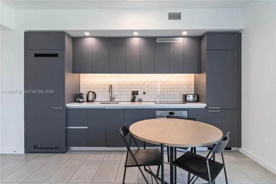 227 NE 2nd St #2506, Miami, FL 33132 - #3