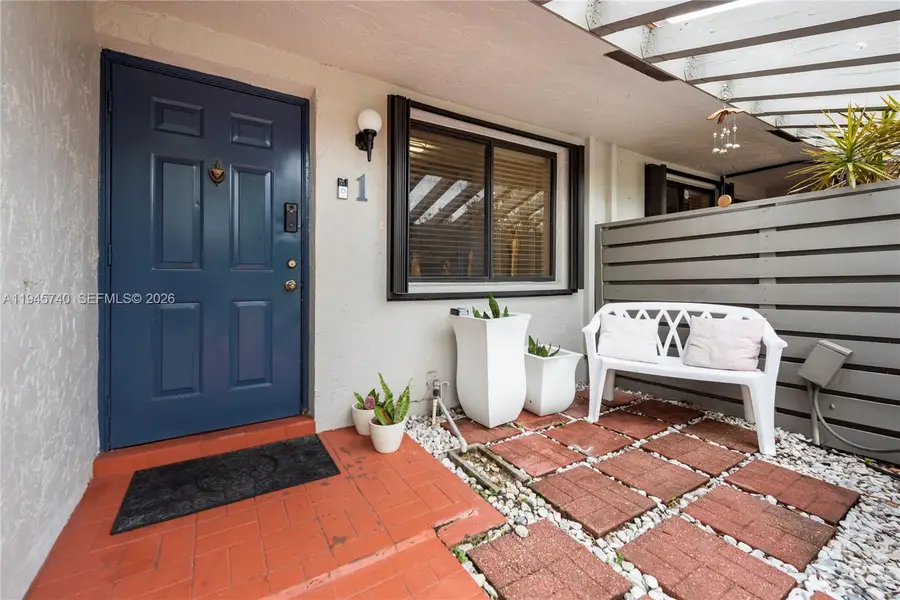 459 Lakeview Dr #1, Weston, FL 33326 - Image #3