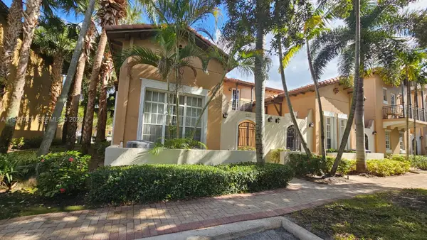 839 SW 147th Ter #5, Pembroke Pines, FL 33027