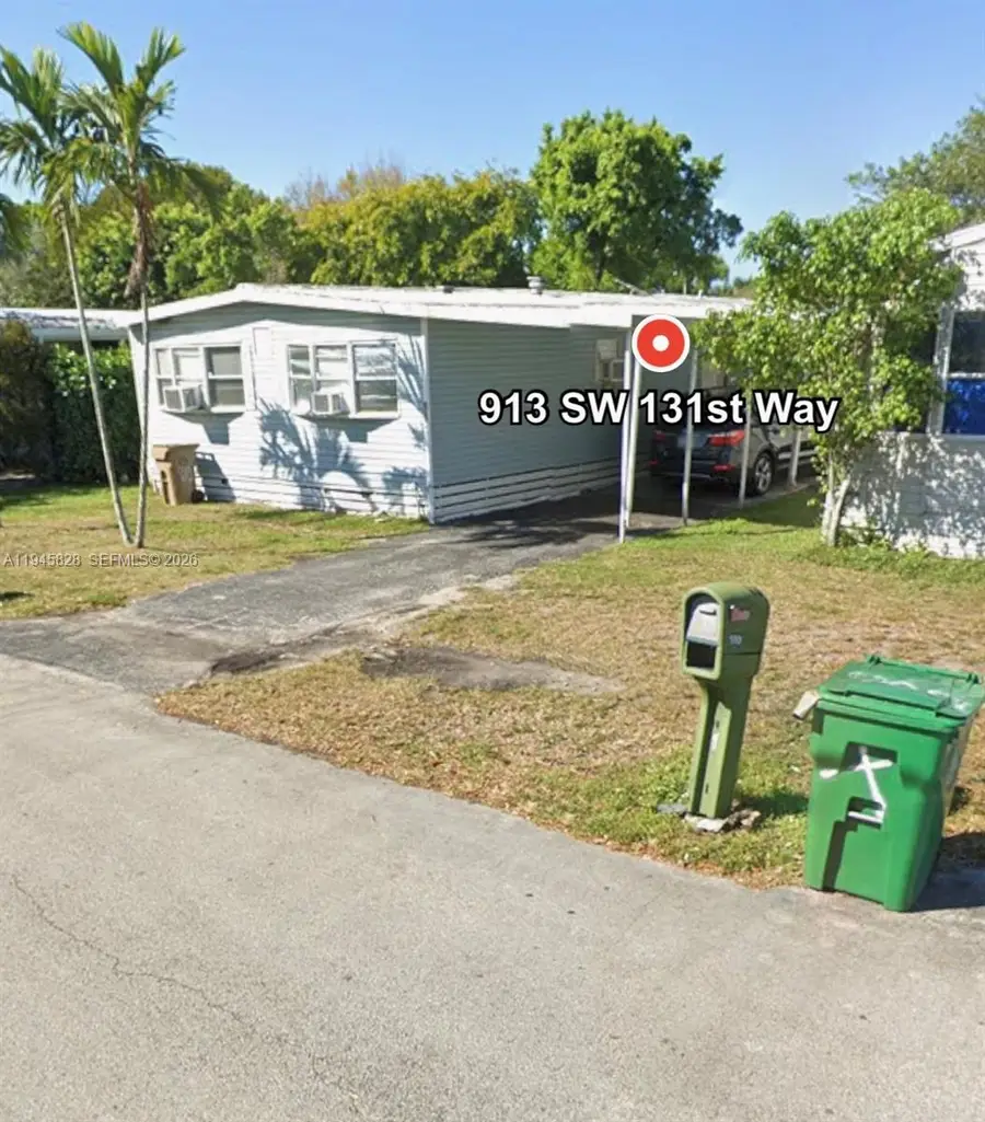 913 SW SW 131st Way, Davie, FL 33325 - Image #2