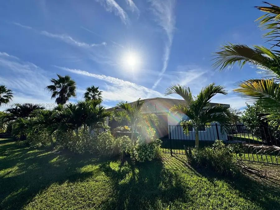 1354 Scarlet Oak Cir, Vero Beach, FL 32966 - Image #3