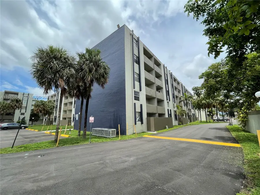 10090 NW 80th Ct #1304, Hialeah Gardens, FL 33016 - Image #3
