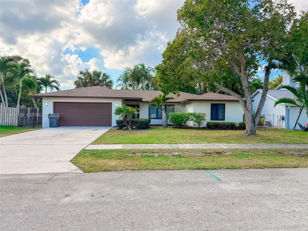 2660 Starwood Cir, West Palm Beach, FL 33406