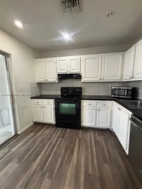 817 NE 214th Ln #4, Miami, FL 33179 - Image #2