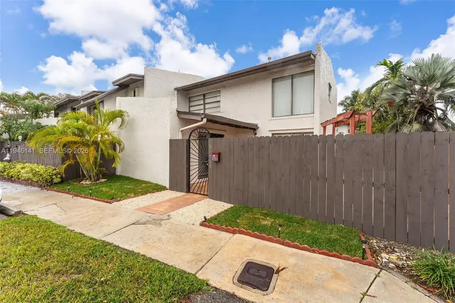 10915 SW 71st St, Miami, FL 33173 - Image #2