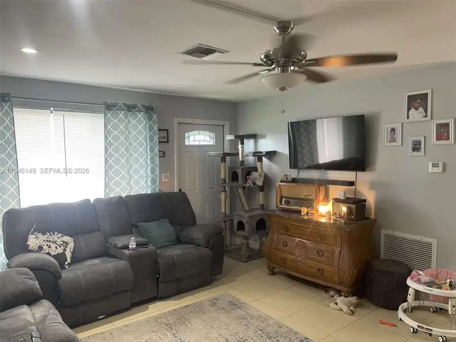 6852 SW 11th St, Pembroke Pines, FL 33023 - #2