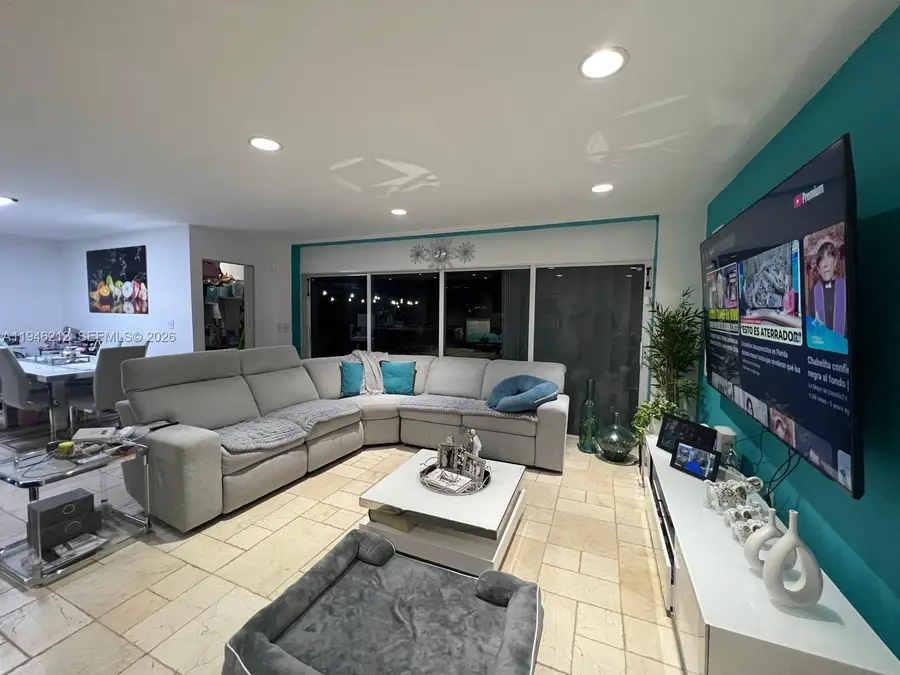 4335 SW 98th Ct, Miami, FL 33165 - Image #2