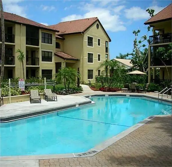 Address Withheld By Seller, Pompano Beach, FL 33069