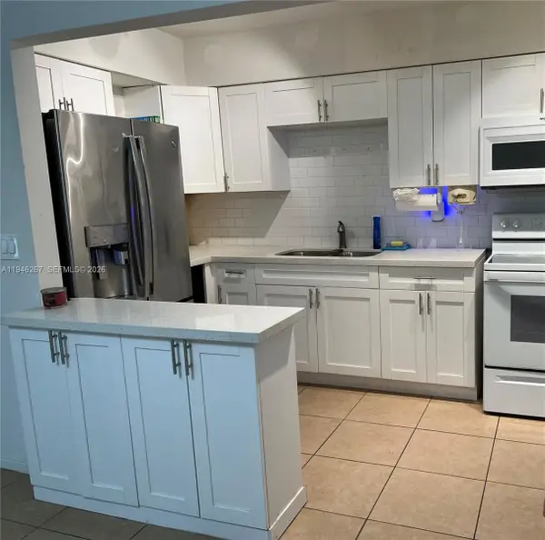 2702 Pierce St #5, Hollywood, FL 33020