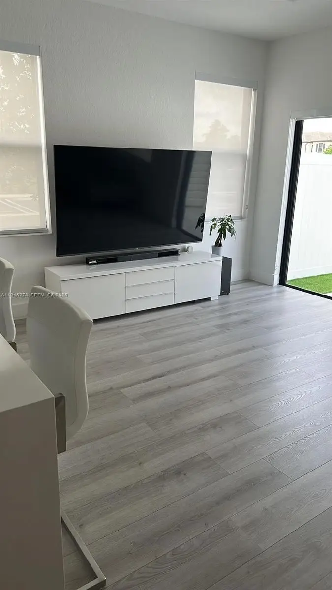 10908 W 32nd Ln, Hialeah, FL 33018 - Image #3