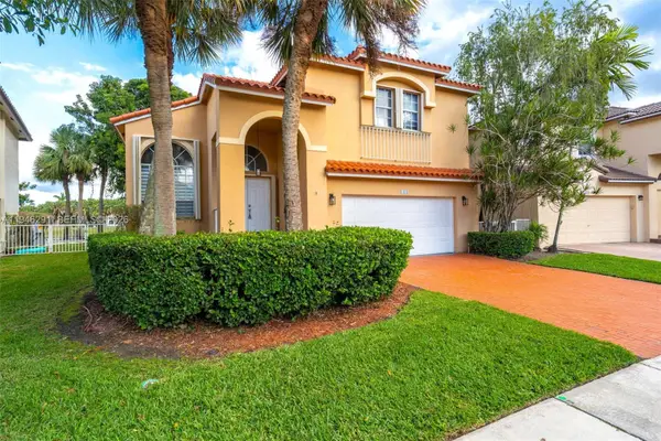1413 SW 158th Ave, Pembroke Pines, FL 33027