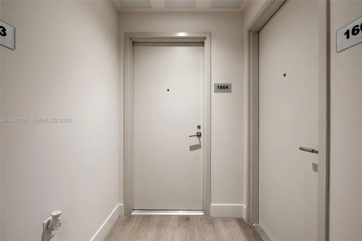 239 SW 9th St #1604, Miami, FL 33130 - #1