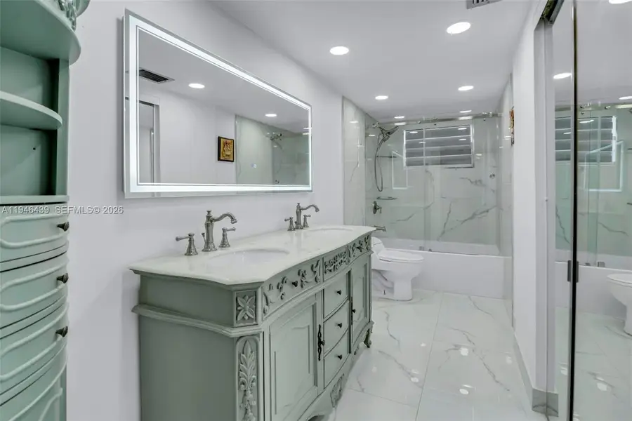 3990 NW 42nd Ave #403, Lauderdale Lakes, FL 33319 - Image #2