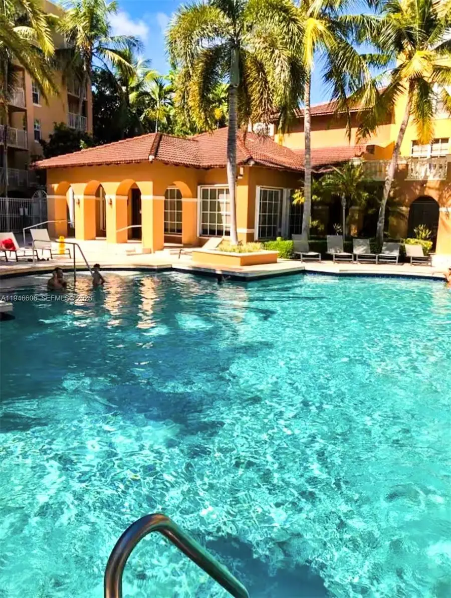 19701 E Country Club Dr #5605, Aventura, FL 33180 - Image #2