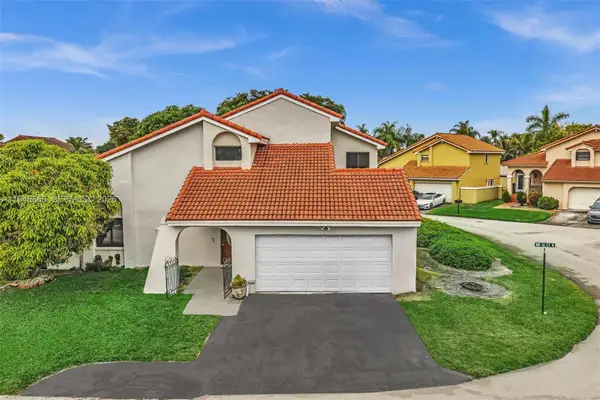 17532 NW 61st Ct N, Hialeah, FL 33015