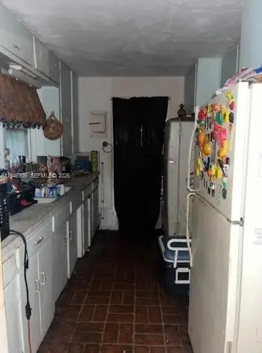 1129 NW 105th St, Miami, FL 33150 - Image #3