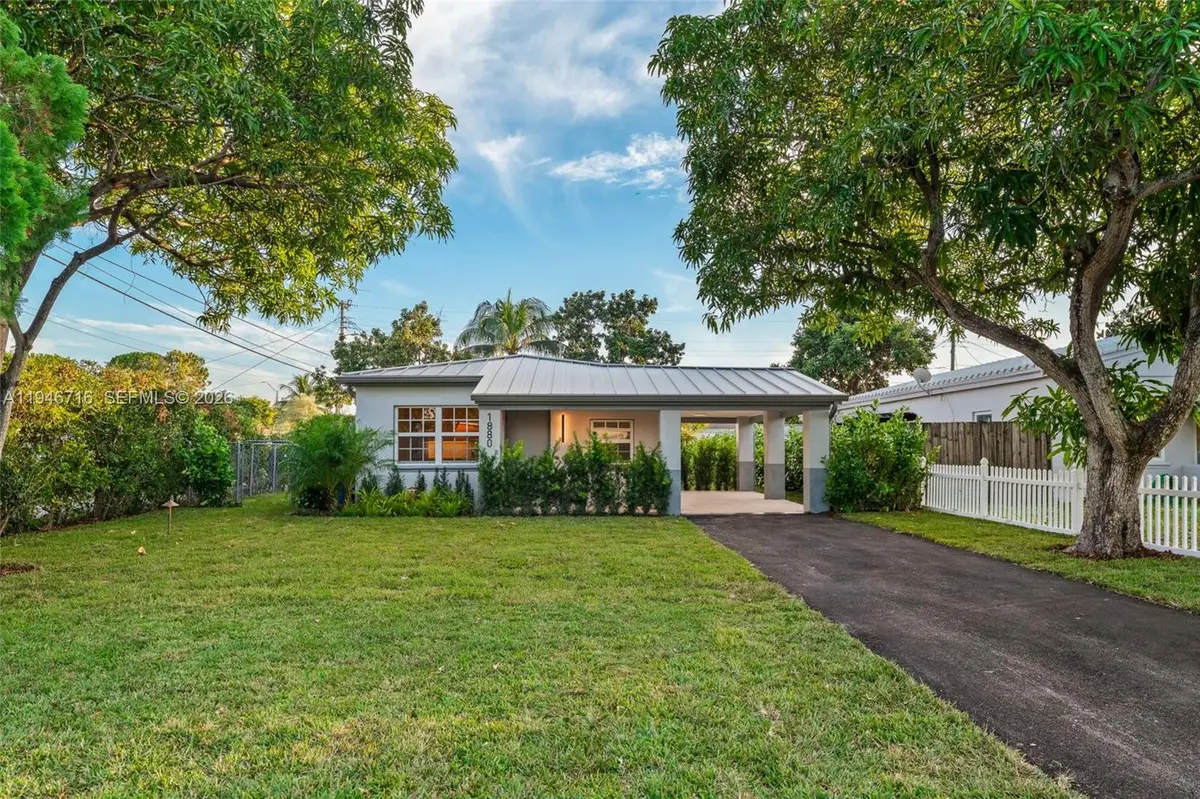 1880 NE 180th St, North Miami Beach, FL 33162 - Image #1