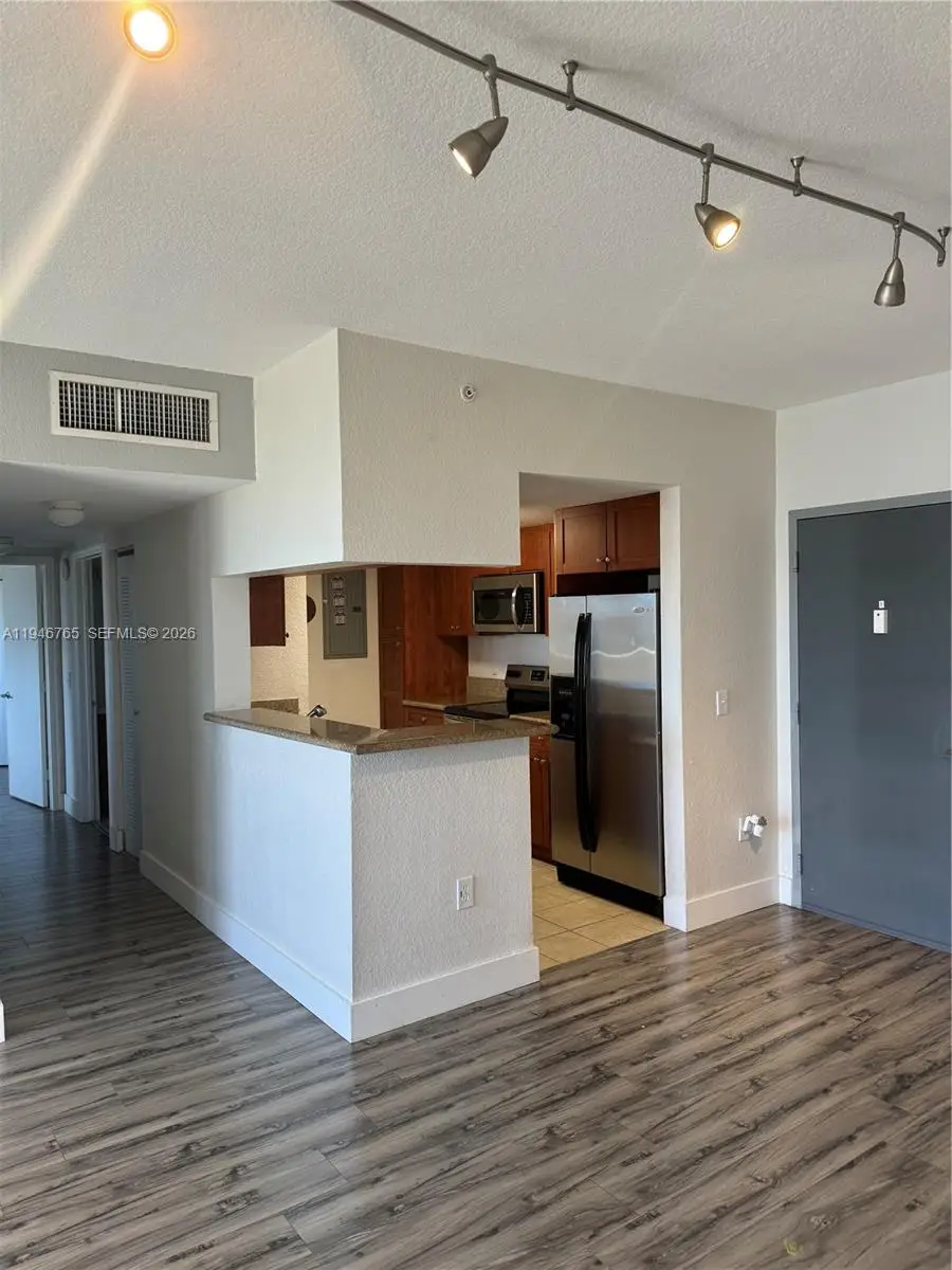 36 NW 6th Ave #1106, Miami, FL 33128 - #3